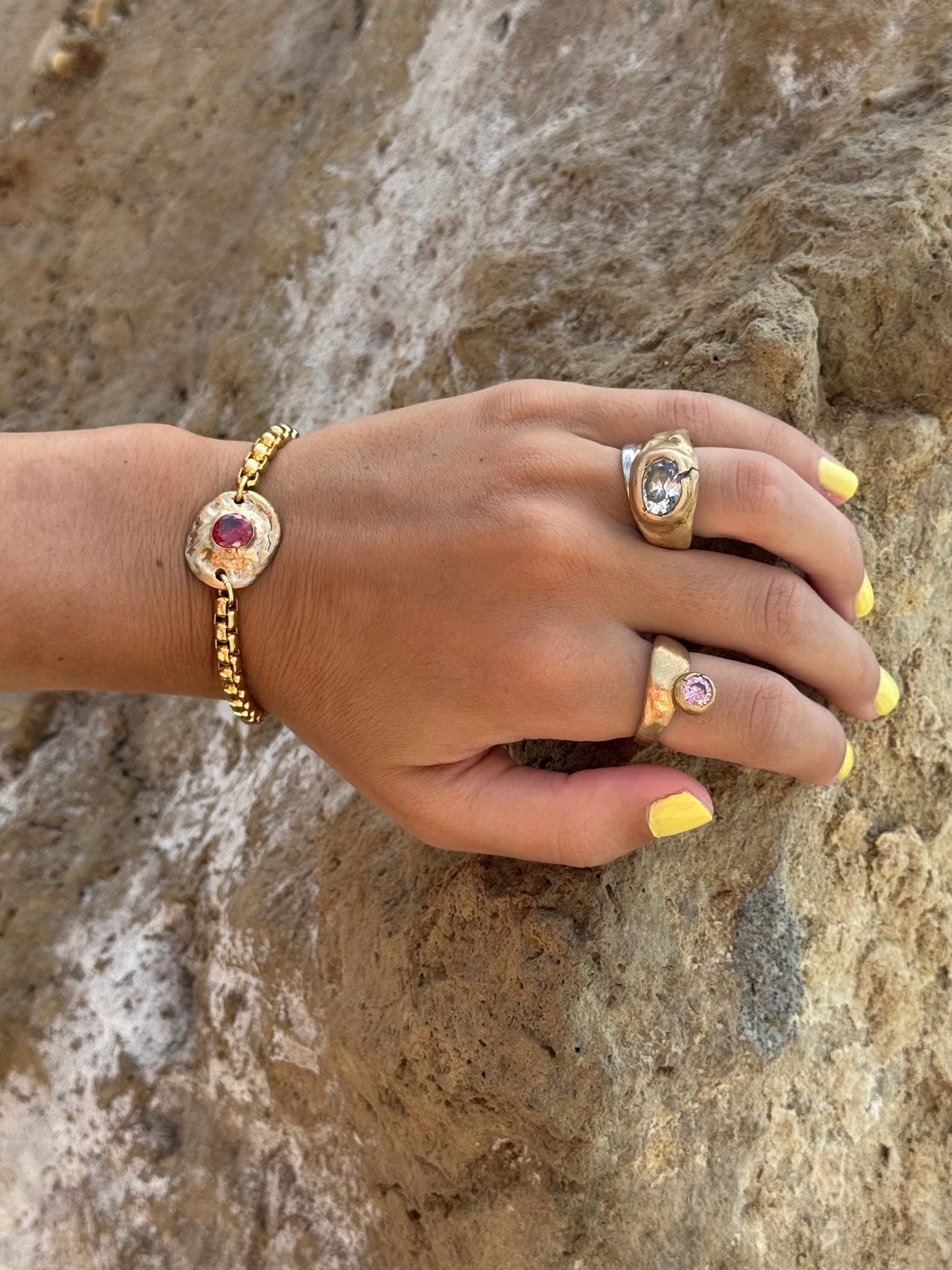 Manzana Roja Bracelet