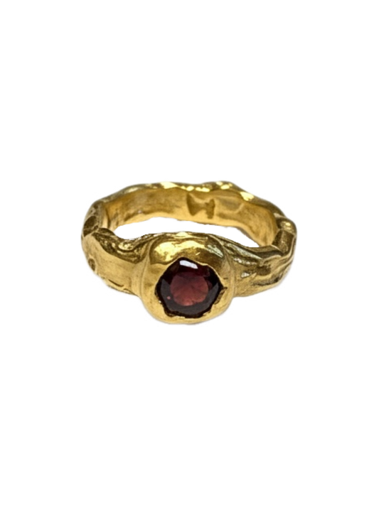 Granate Pinky Ring — 925 silver pinky ring with garnet, Camila D. Daneri