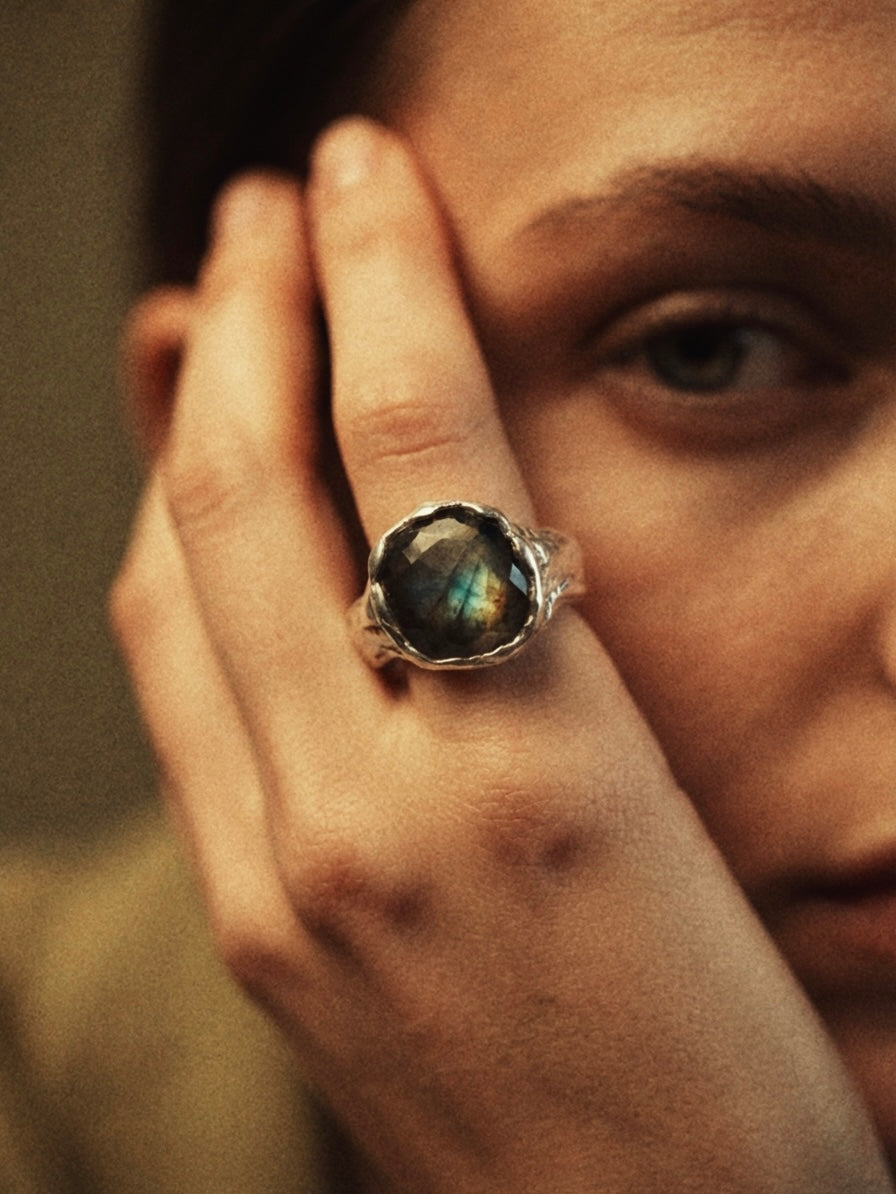 Labradorita Ring