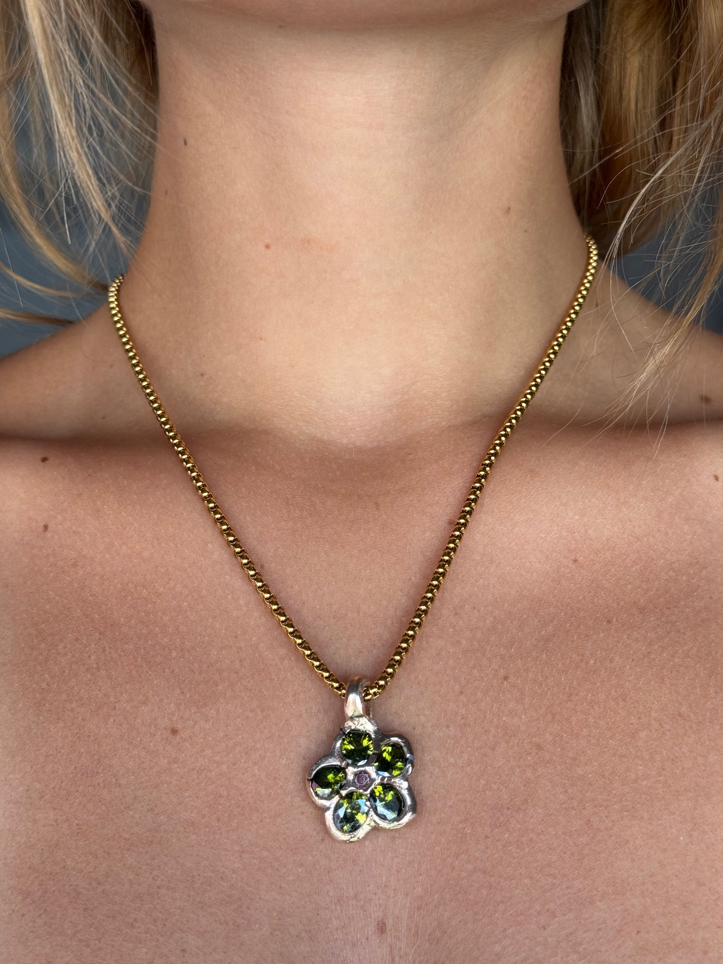 Flor Necklace