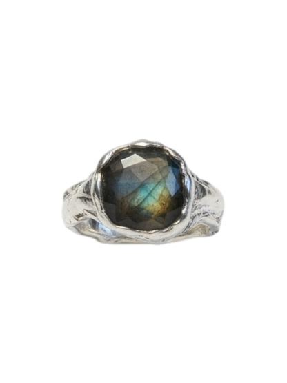 Labradorita Ring — 925 silver ring with labradorite, Camila D. Daneri