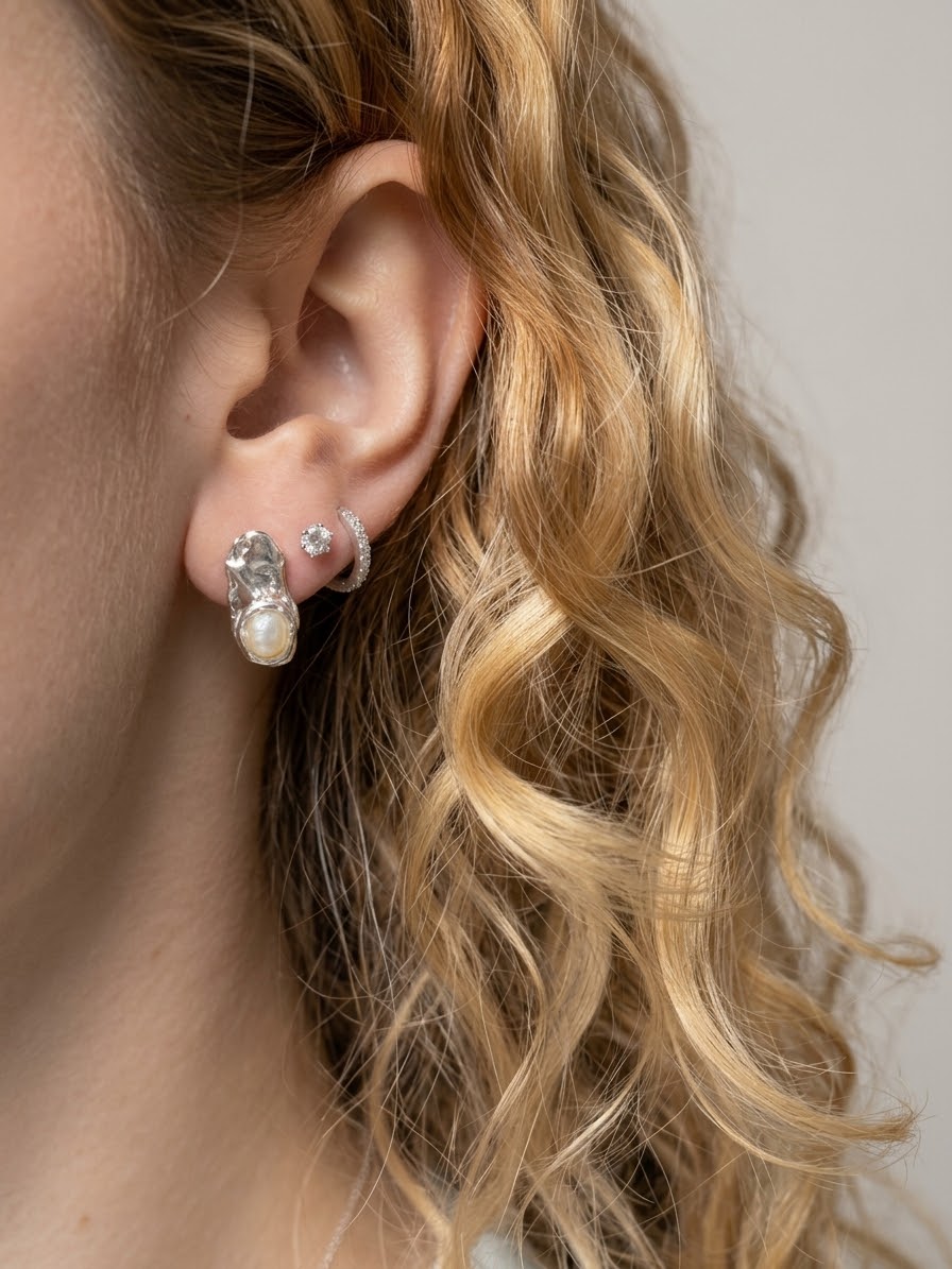 Perla Stud Earrings