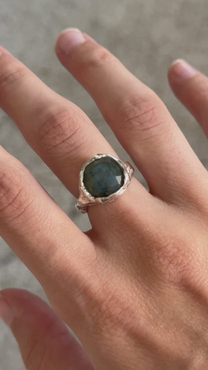Labradorita Ring