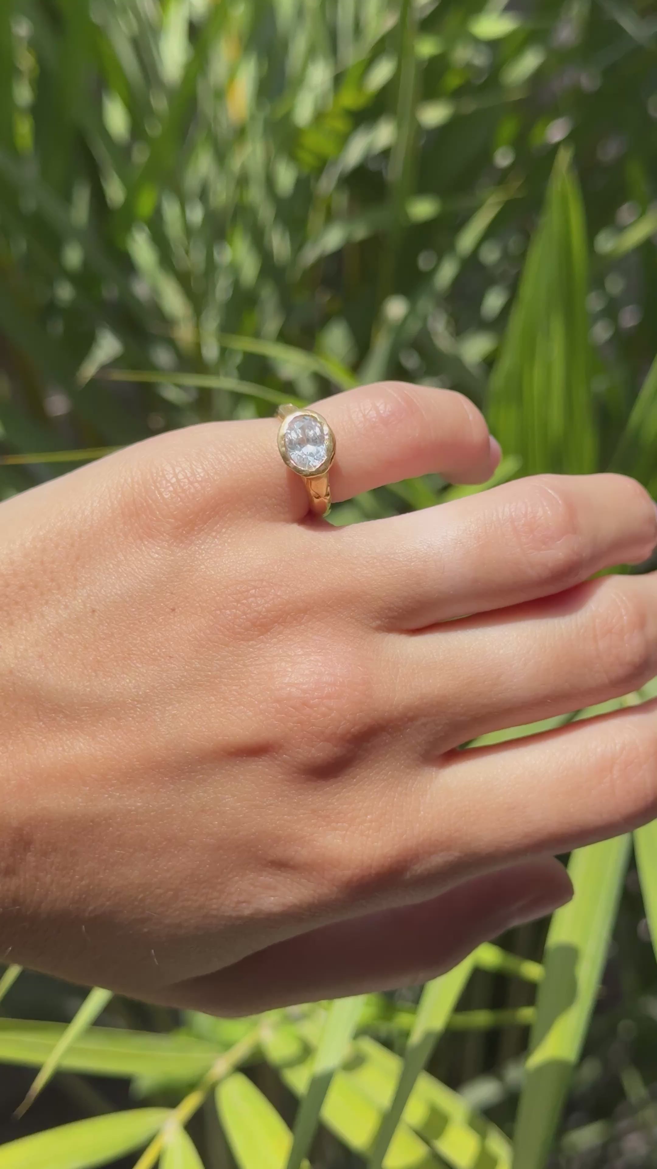 Ovalo Pinky Ring